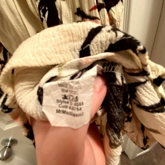 Floral Pleated Short Mini Dress or Tunic with Flowy Sleeves and Cut-out Shoulder - Picture 4 of 4